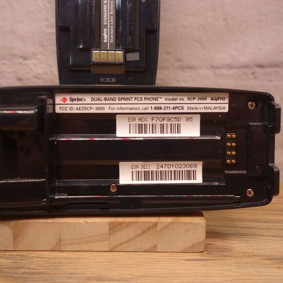 Sanyo Dual Band For Sprint PCS Model #SPC-3000 Vintage Cell Phone - Picture 5 of 6